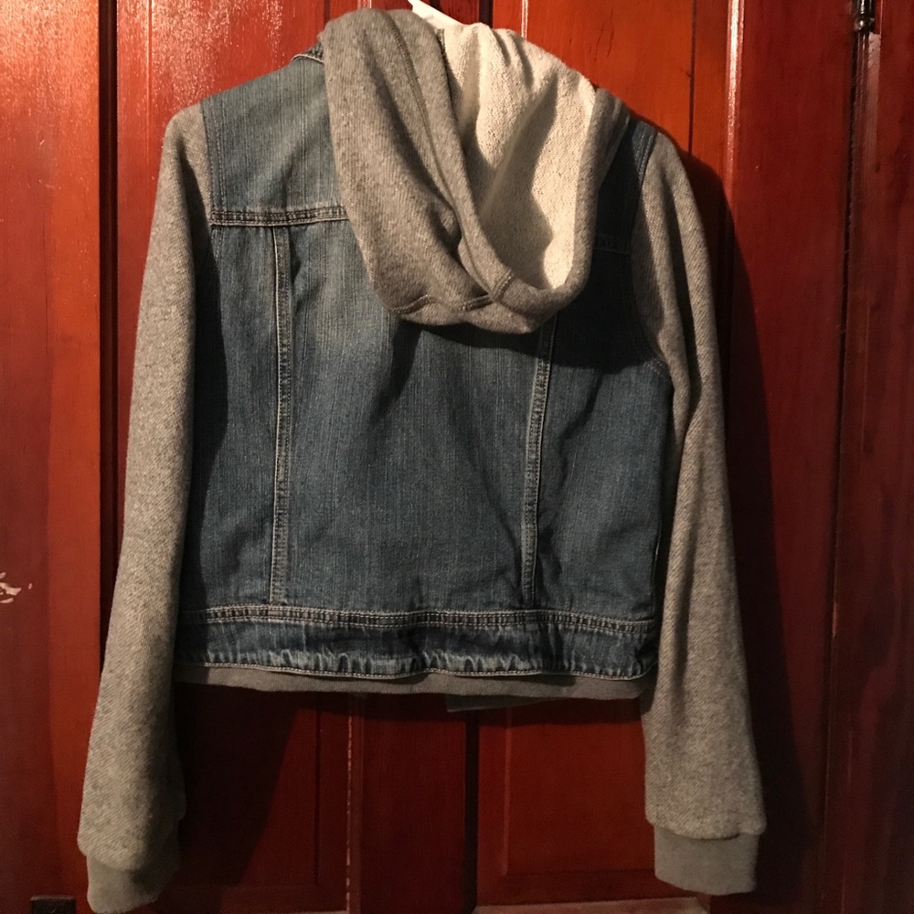 A&E Jean Jacket - Picture 2 of 4